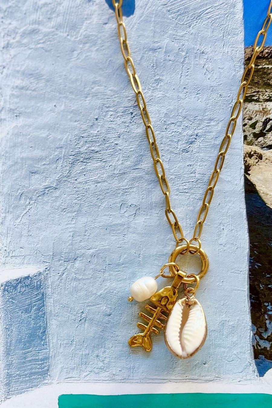 Drift away charm necklace