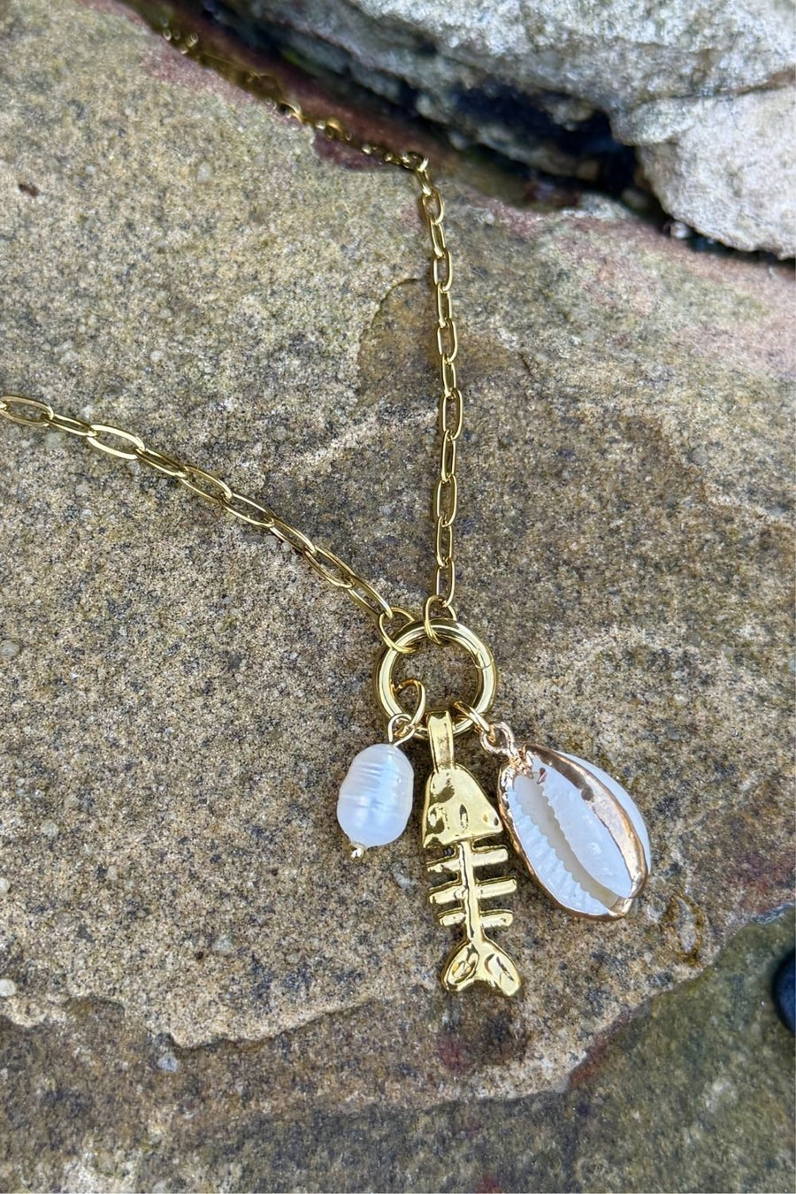 Drift away charm necklace