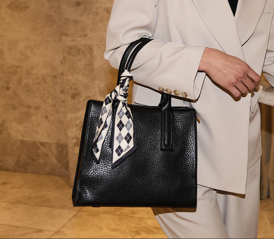 Holiday - Lorna Handbag