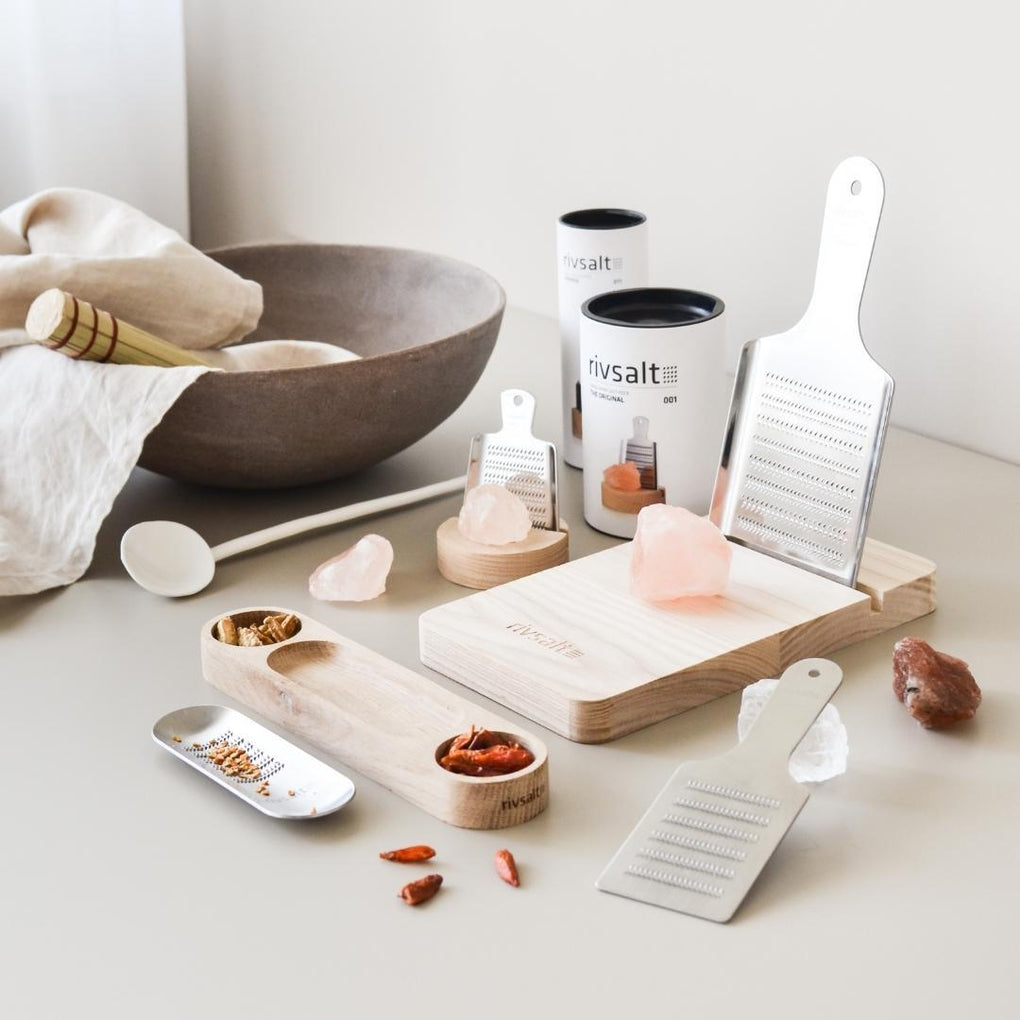 Rivsalt Kitchen - Himalayan Salt with Stainless Steel Grater and Oak Stand